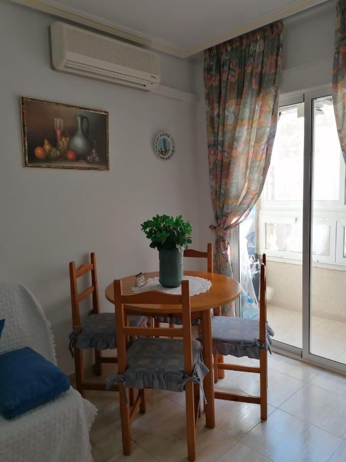 Gemuetliche Ferienwohnung In Torrevieja Ca100M Vom Strand Playa Del Cura Entfernt ภายนอก รูปภาพ