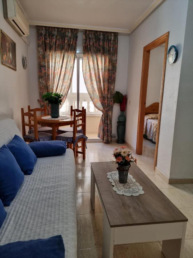 Gemuetliche Ferienwohnung In Torrevieja Ca100M Vom Strand Playa Del Cura Entfernt ภายนอก รูปภาพ